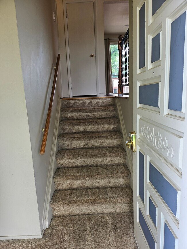 Foto del edificio - ALL PROSPECTIVE TENANTS MUST SUBMIT A $58 NON-REFUNDABLE APPLICATION FEE PER APPLICANT ONLINE AND...