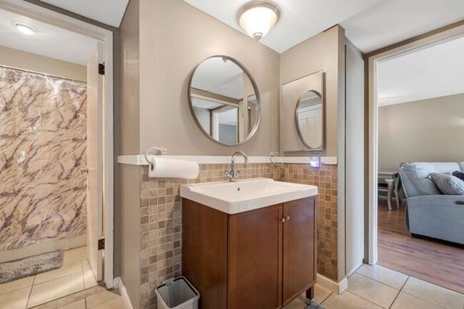 Foto del edificio - Looking for more space, more calm, and a lifestyle upgrade without leaving convenience behind?