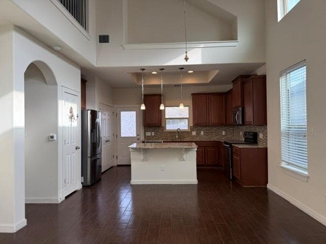 Foto del edificio - 16101 Hawthorne Heights Trail