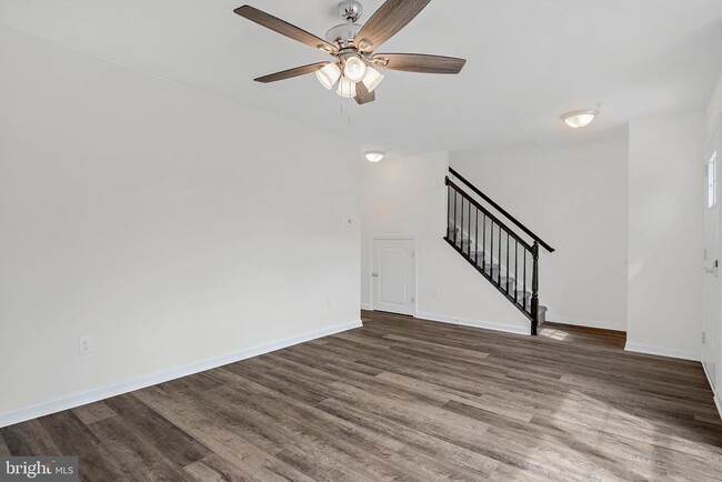 Building Photo - 209 Quincy Dr