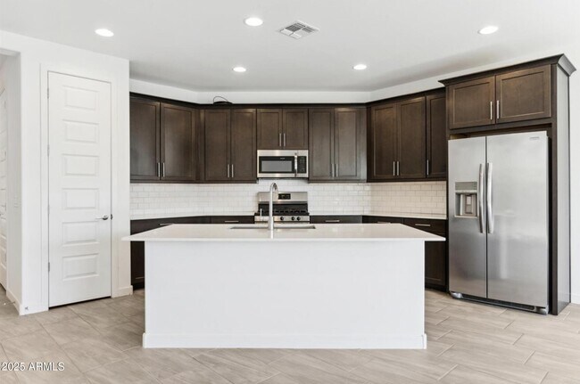 Foto del edificio - 565 E White Wing Dr