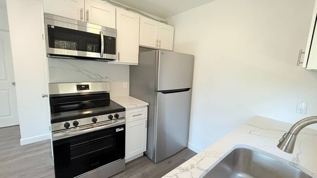 Building Photo - 224 Grape Hollow Rd