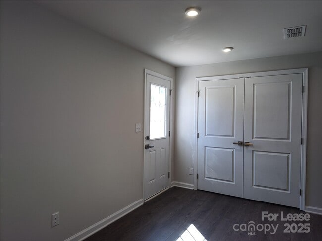 Building Photo - 8031 Sinnet Pl