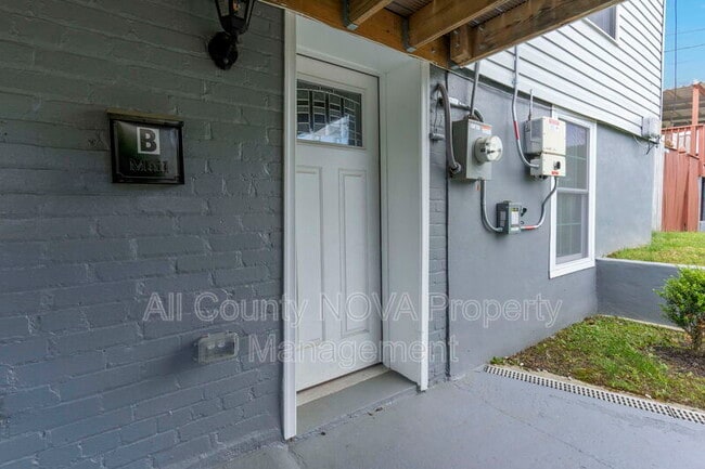 Building Photo - 5415 Brenner St