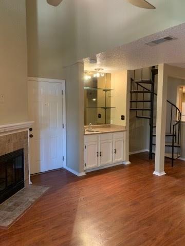 Building Photo - 5590 Spring Valley Rd