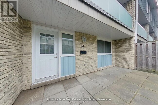 Building Photo - 35 Breckenridge Dr