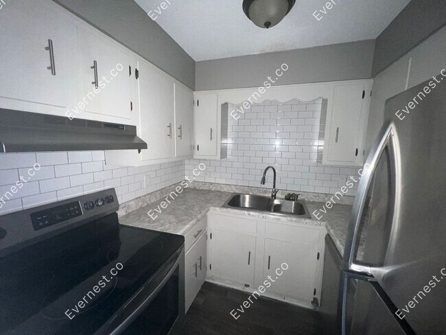 Foto del edificio - 9 Meredith Ct