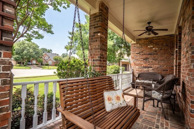 Building Photo - 4705 Largo Dr