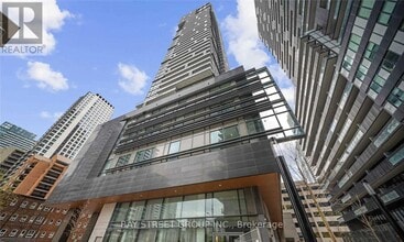 Building Photo - 39 Roehampton Ave