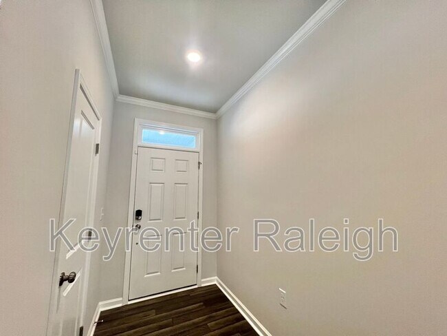 Building Photo - 208 Garden Vine Trl
