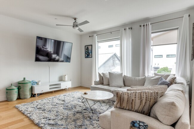 Foto del edificio - 2222 Moser Ave