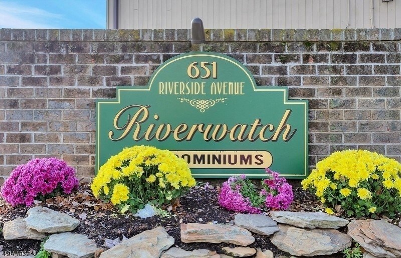 Foto principal - 651 Riverside Ave
