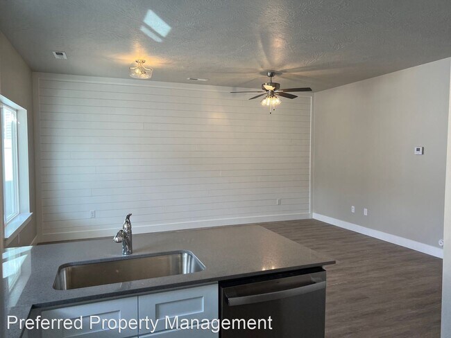 Foto del edificio - 3 br, 2.5 bath House - 3039 N 175 E
