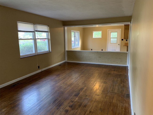 Building Photo - 236 Riggs Ave