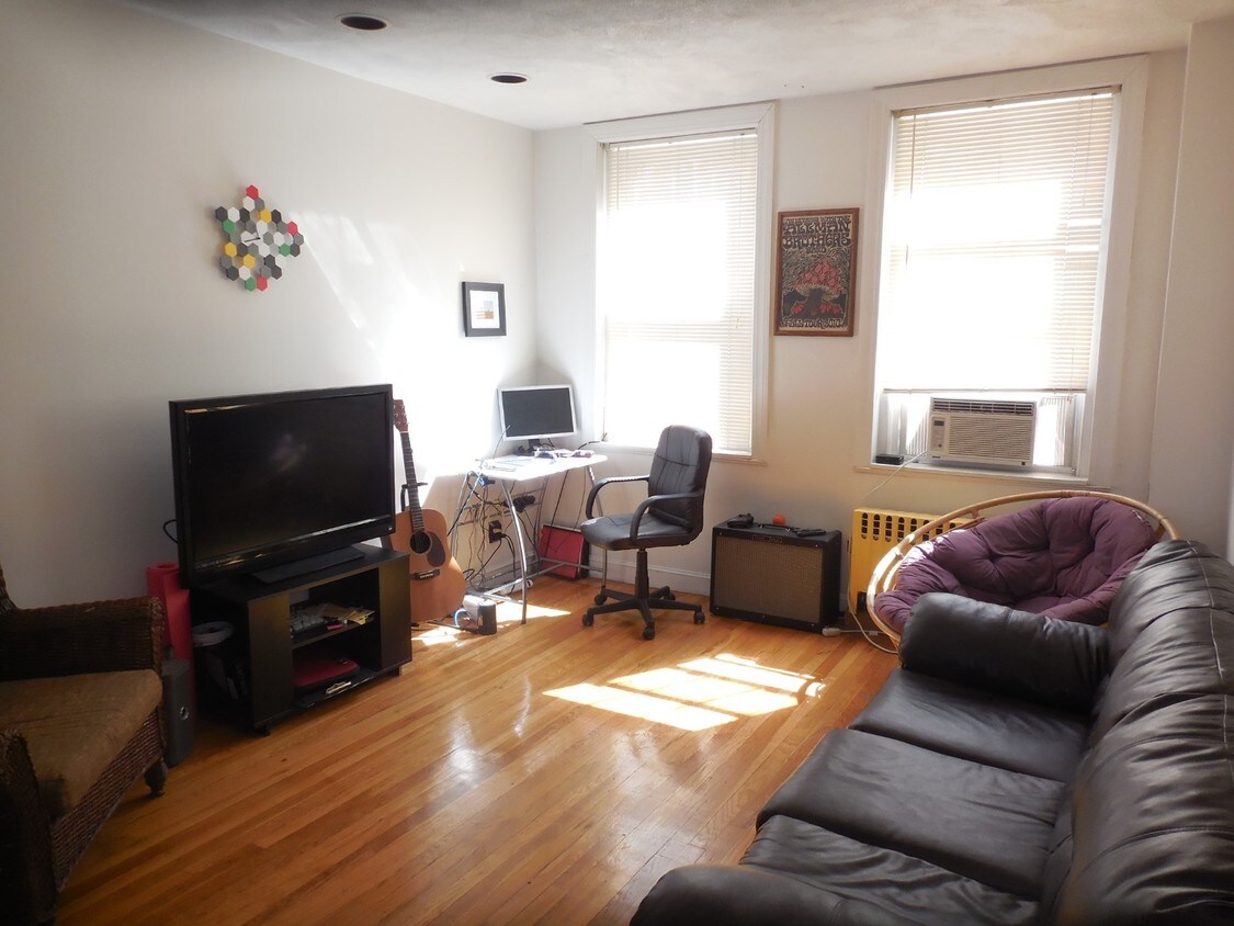 Foto principal - 76 Glenville Ave
