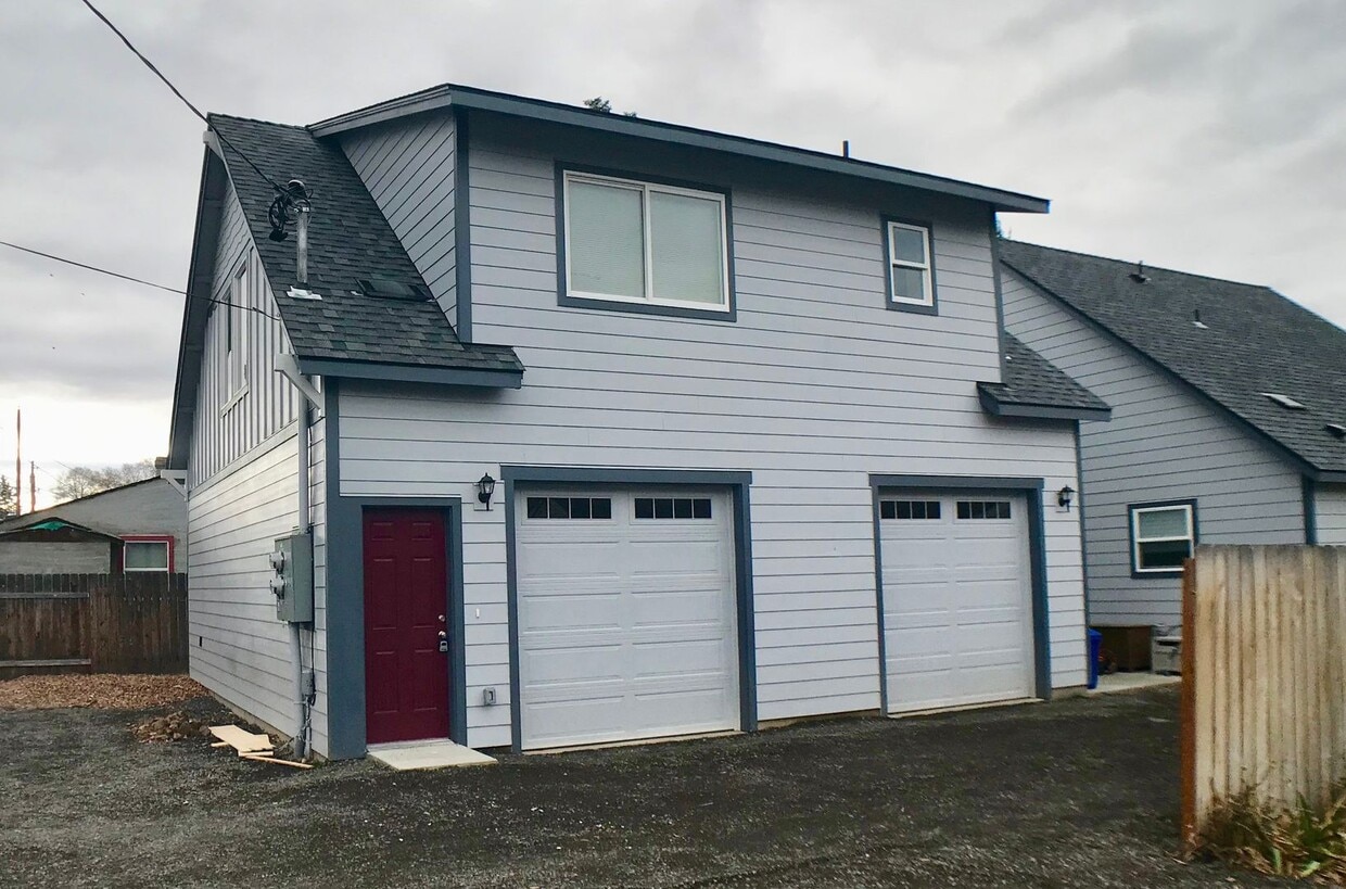 Primary Photo - 137-332, 334 sw 12th