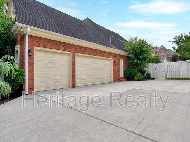 Photo - 1856 Greywell Rd House