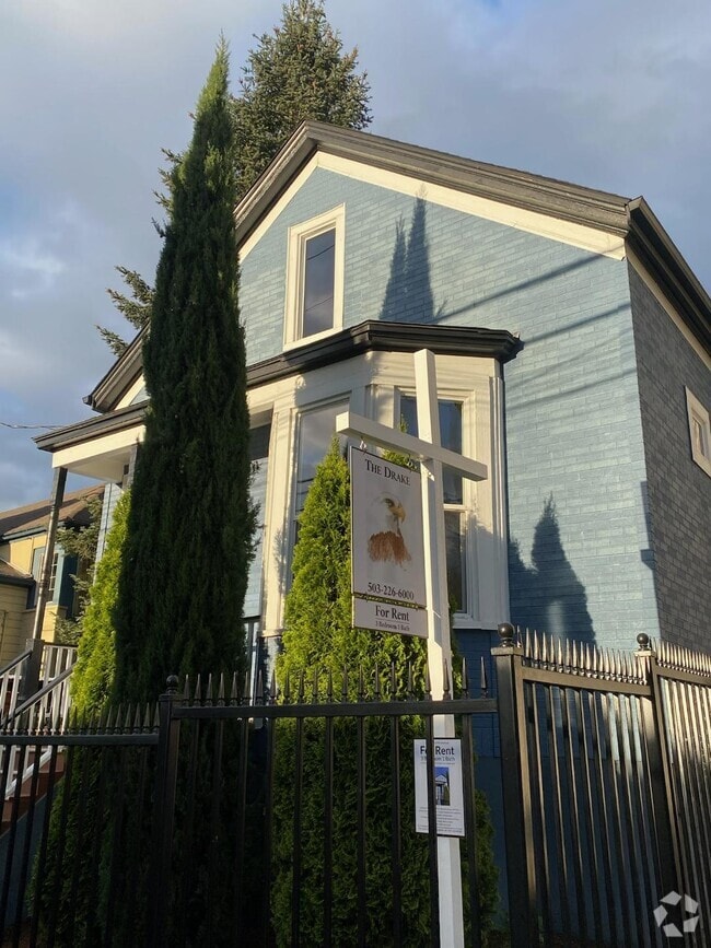 Building Photo - 1724 NW 24th Ave
