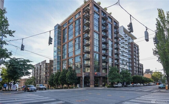 Building Photo - 2911 2nd Ave