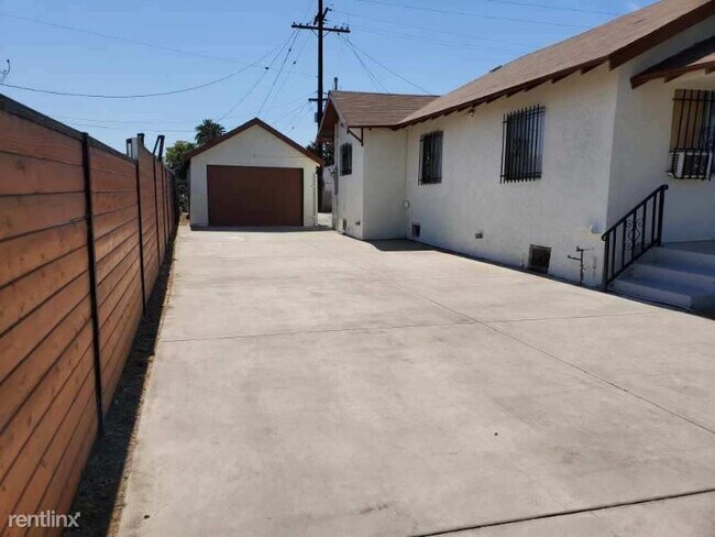 Building Photo - 3 br, 1 bath House - 8827 Mary Ave.