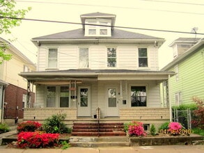 Building Photo - 2313 Sycamore St