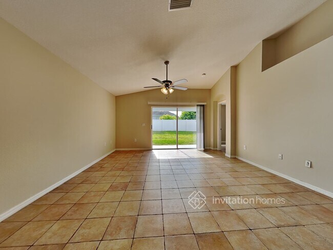 Foto del edificio - 3877 Hampton Hills Dr