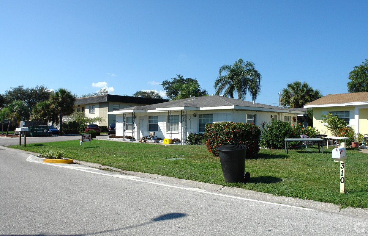 Building Photo - 400 S Nimbus Ave