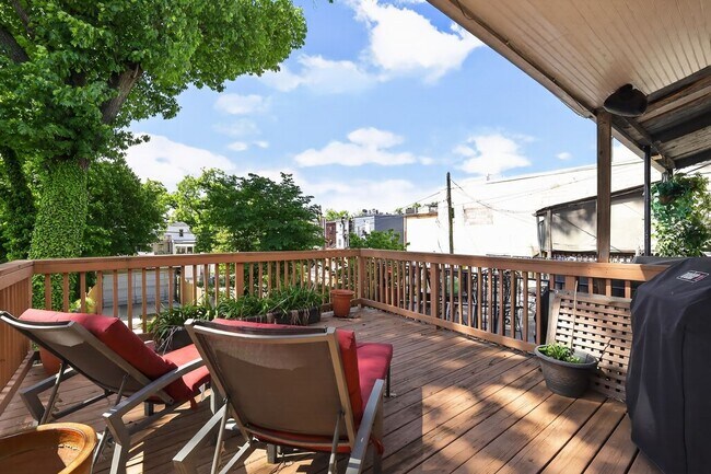 Foto del edificio - 928 Ingraham St NW