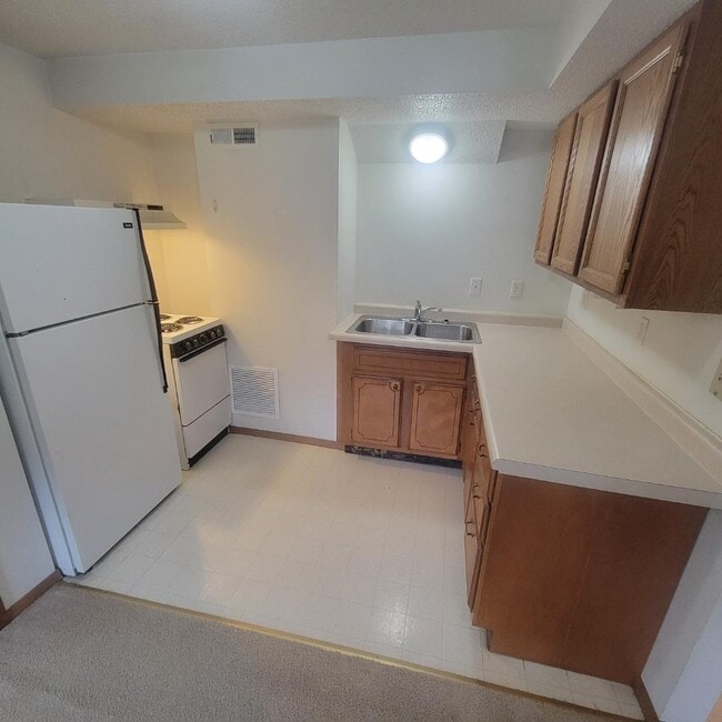 Building Photo - 1011 Lincoln St