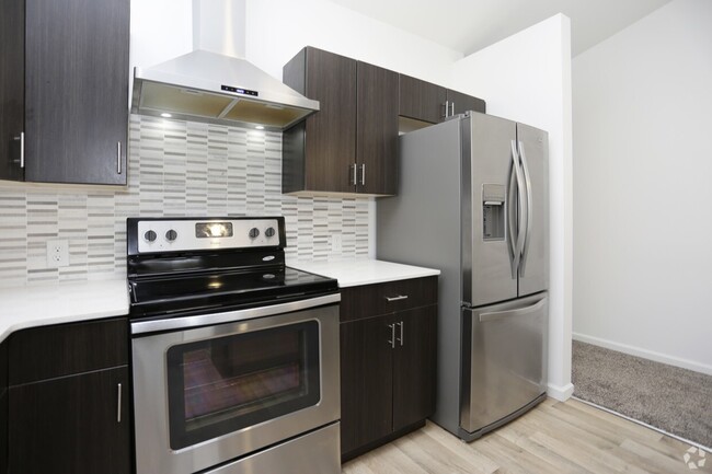 French Door Refrigerator - Keystone Lake Apartments