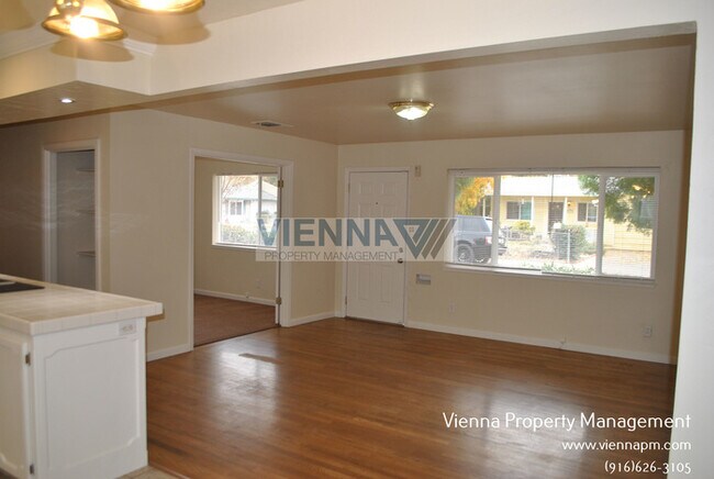 Building Photo - Old Roseville Charming Home For Rent!