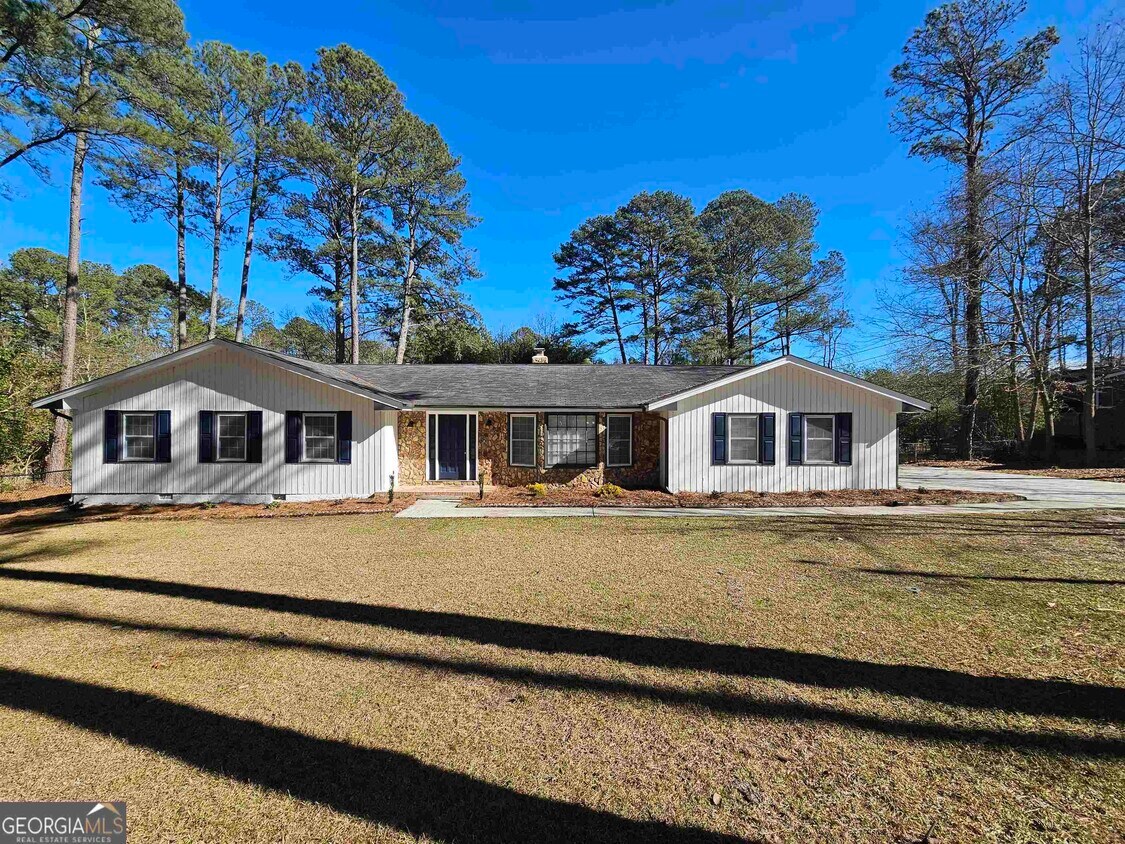 683 Ginger Cake Rd, Fayetteville, GA 30214 House Rental in