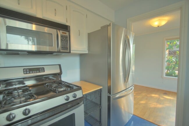 Building Photo - 4507 45th Ave SW