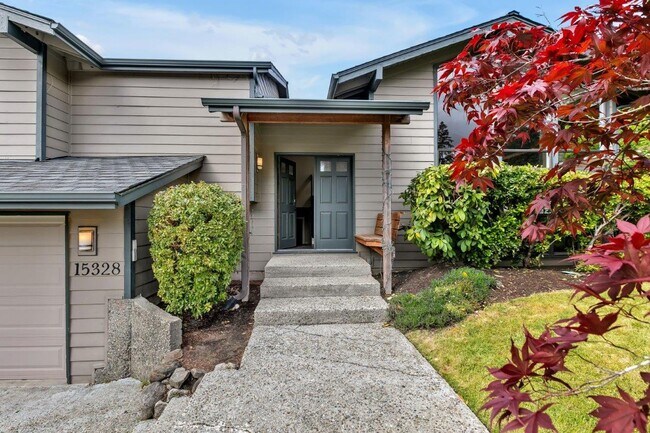 Foto del edificio - Modern Home with Stunning Views in Coveted...