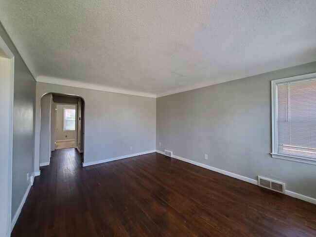 Building Photo - 21208 Country Club Dr