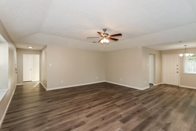 Building Photo - 4718 Roserock Ln