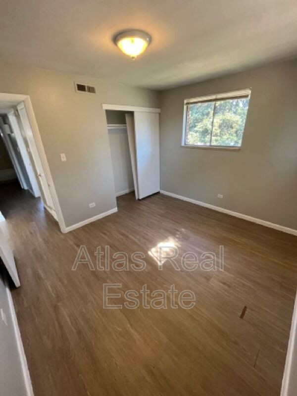 Foto del edificio - 5430 W 3rd Pl