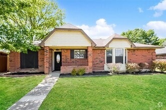 Building Photo - 2505 Trenton Dr