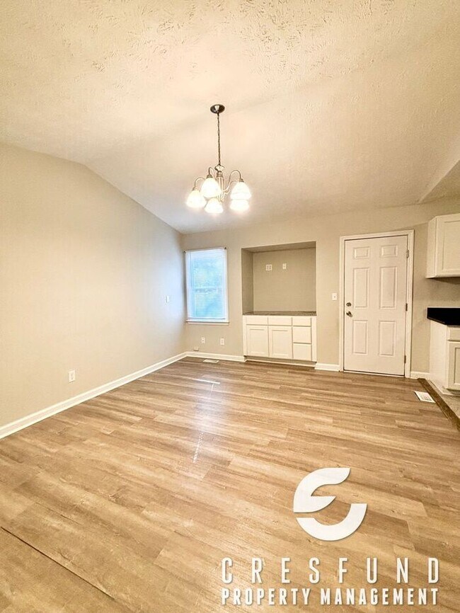 Foto del edificio - Coziest 3 Bed, 2 Bath - 15 MINUTES FROM YA...