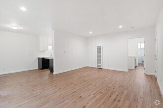 Building Photo - 809 Edgewood St