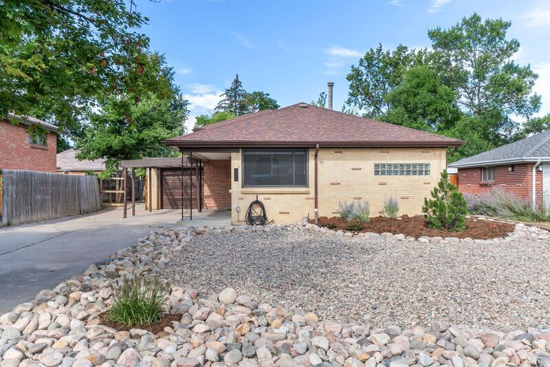 Primary Photo - 2271 N Oakland St