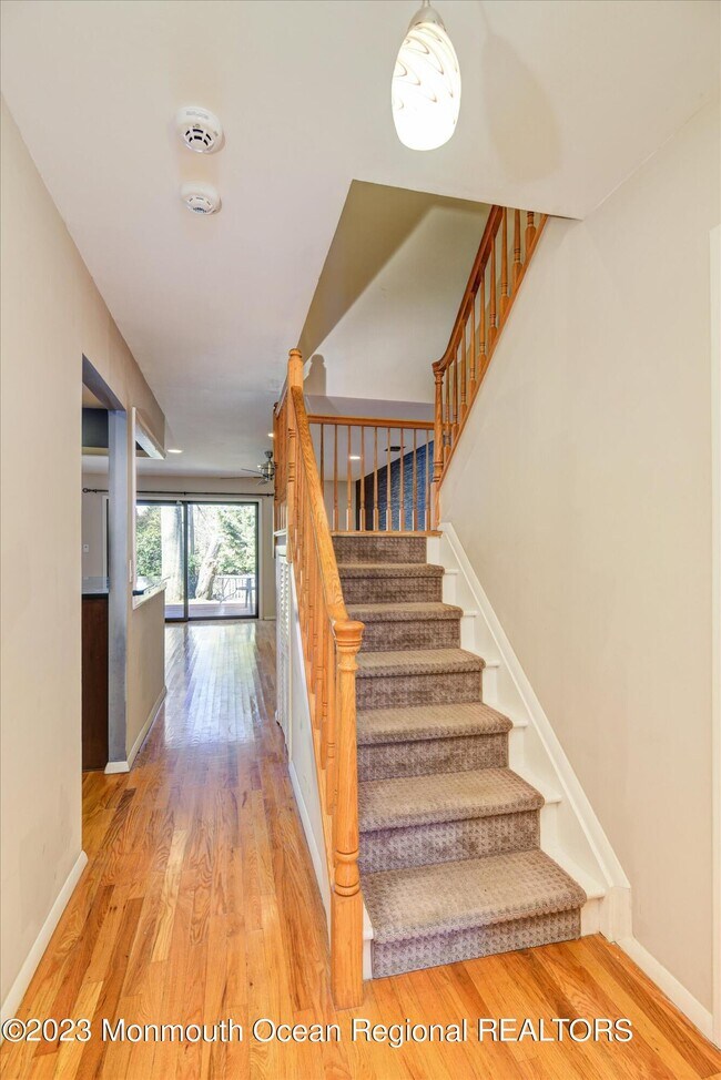 Building Photo - 624 Randall Way