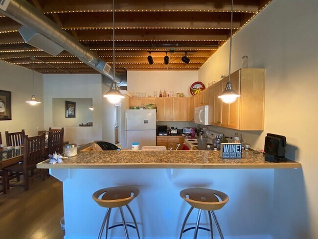 Foto del edificio - Luxury 1-Bedroom Condo For Rent Downtown -...