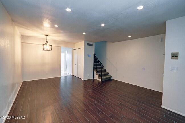 Foto del edificio - 2190 N 1st Ave