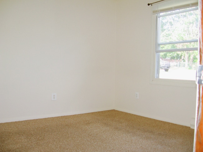 Building Photo - 1116 S Hall St