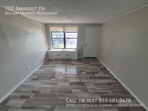 Building Photo - 702 Amhurst Dr