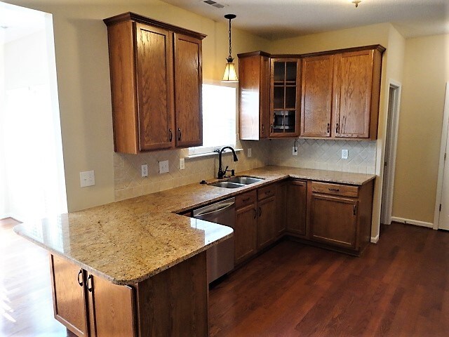 Foto del edificio - 808 Vonkramer Ct