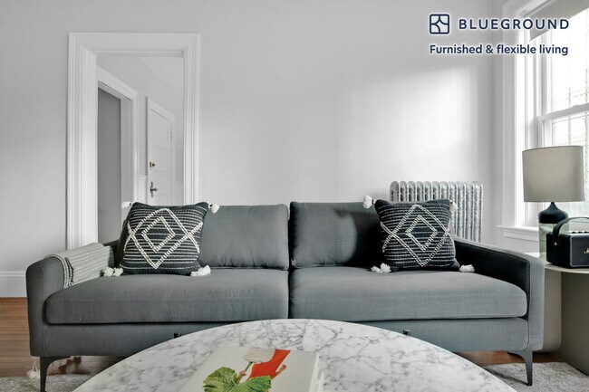 Foto del edificio - 116 Winthrop Rd