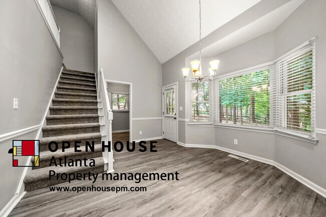 Foto del edificio - 220 Westwood Dr NW, Marietta