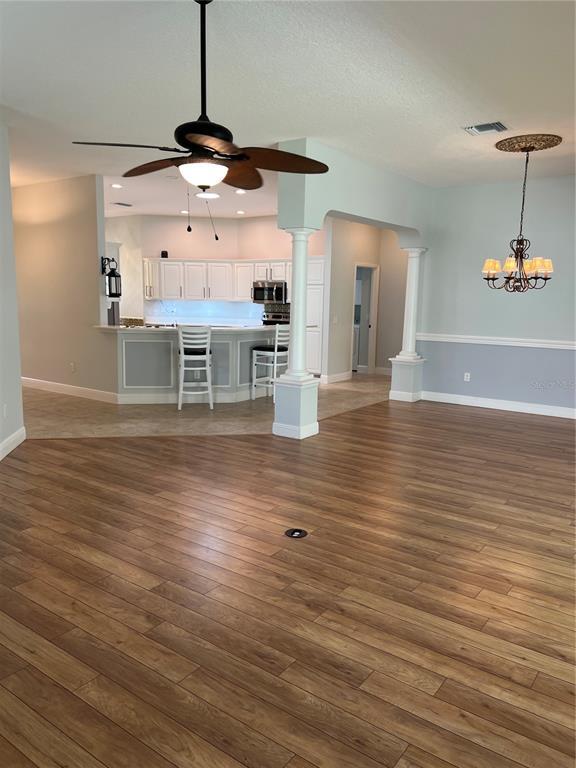 Foto del edificio - 591 Allenwood Loop